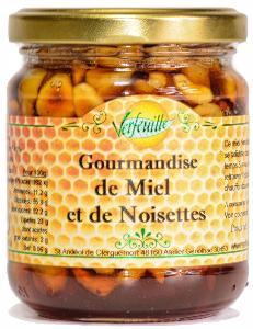 Gourmandise de miel aux noisettes 